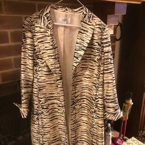 Le Suit stunning suit jacket size 16